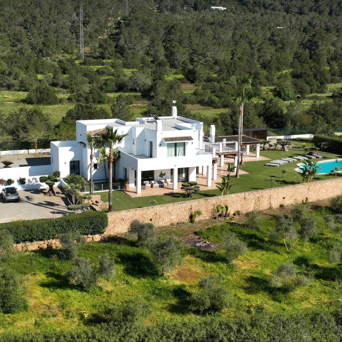 LUXURIOUS SUITE 5 ROSELLA
