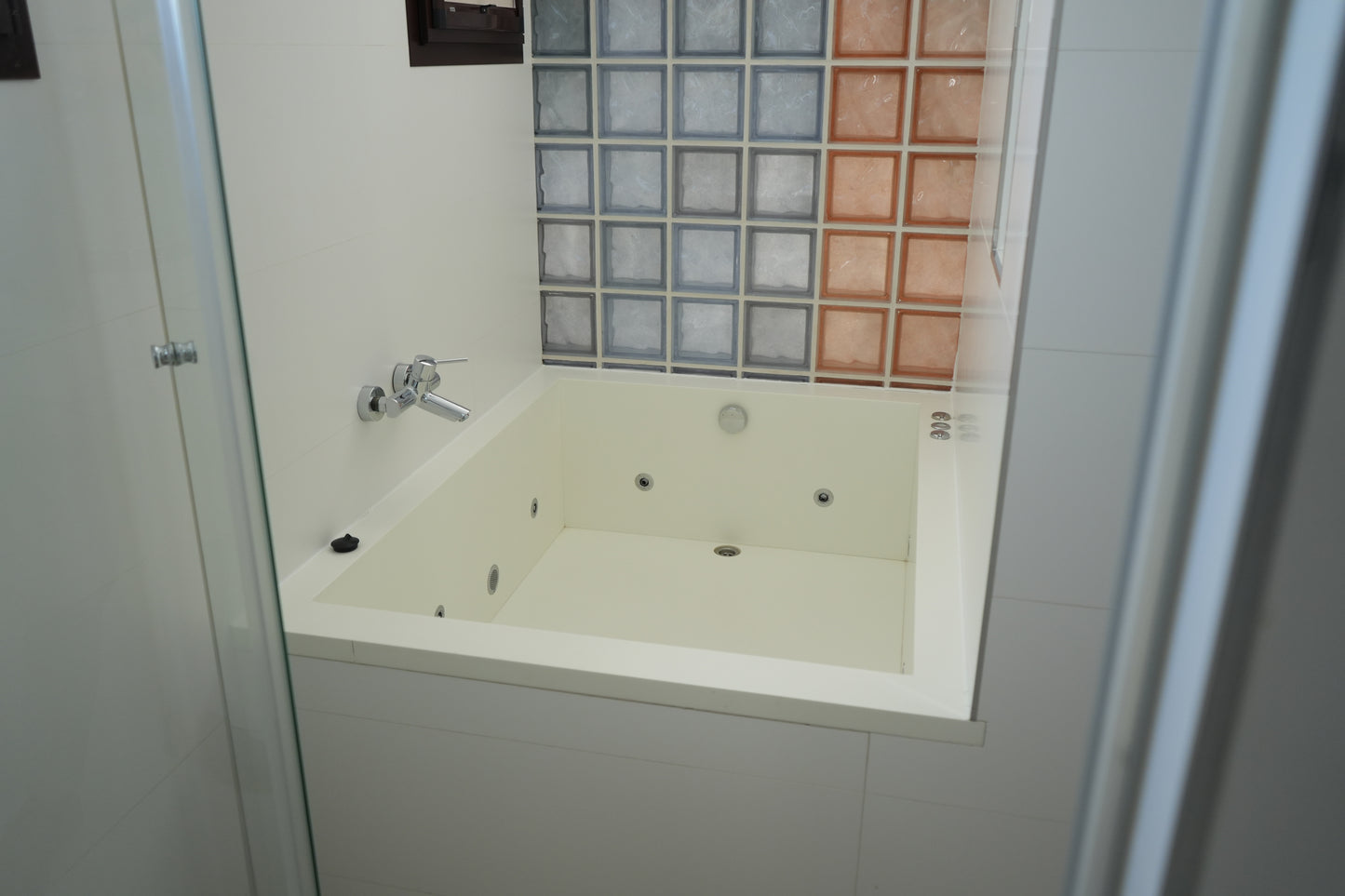 LUXURIOUS SUITE 5 ROSELLA
